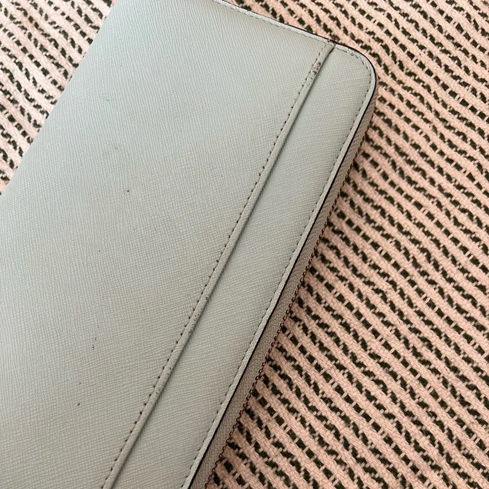 Kate Spade Wallet - Picture 10 of 12